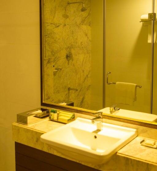 اتاق لوکس, The Fern Hillside Resort Bhimtal