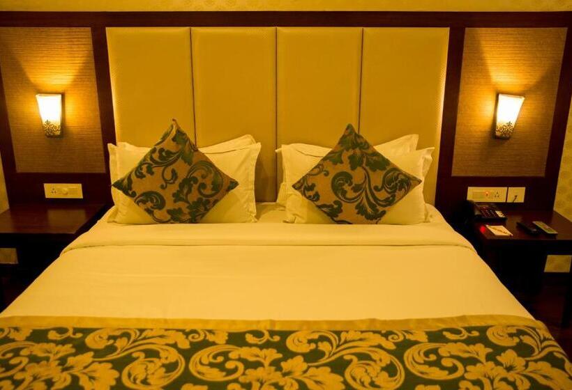 اتاق لوکس, The Fern Hillside Resort Bhimtal