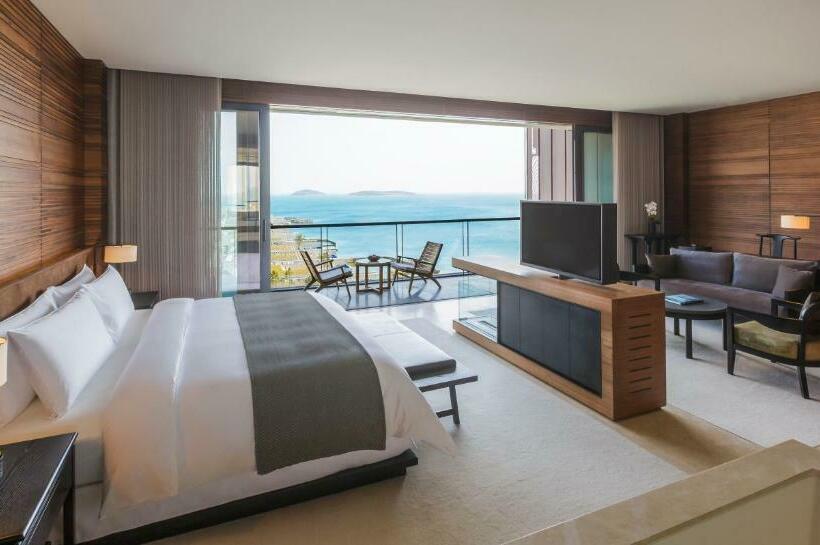Deluxe Suite King Bed, The Lalu Qingdao