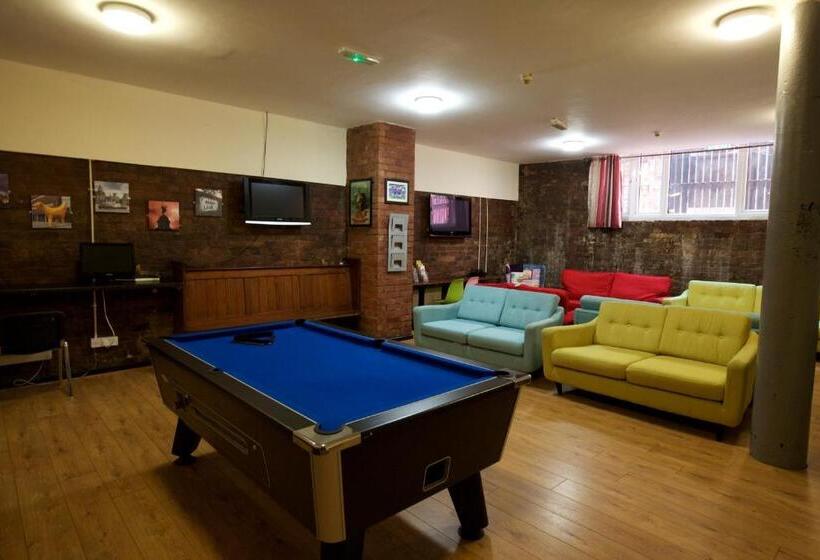 اتاق استاندارد سه نفره, International Inn