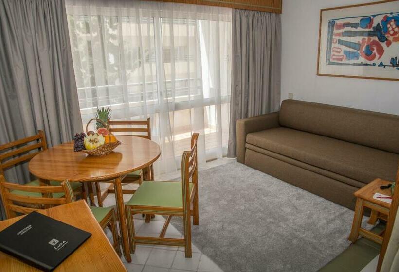 استودیوی استاندارد, Luna Hotel Da Oura