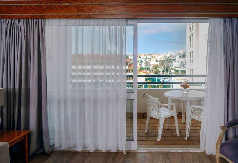 استودیوی استاندارد, Luna Hotel Da Oura
