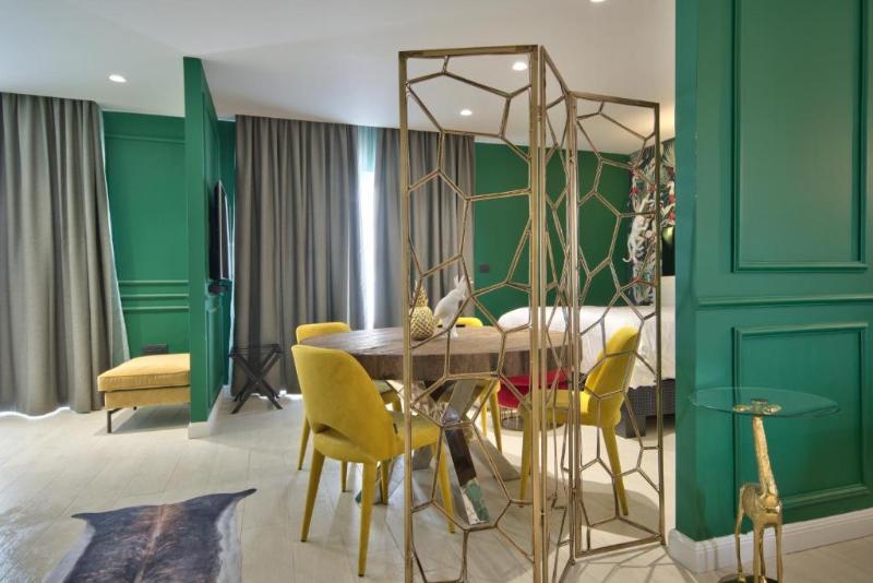 استودیوی استاندارد, Luna Hotel Da Oura