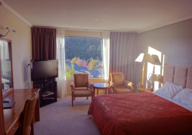 استودیوی استاندارد, Albany Rosedale Motel