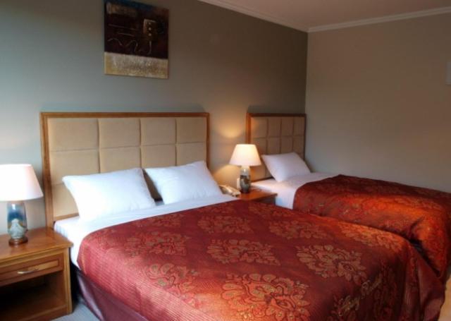 استودیوی استاندارد, Albany Rosedale Motel