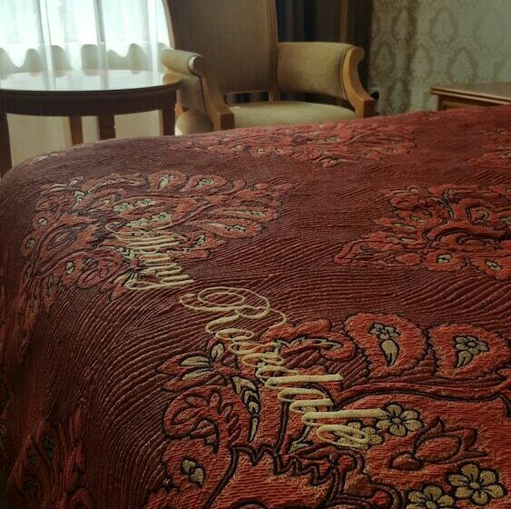 استودیوی استاندارد, Albany Rosedale Motel
