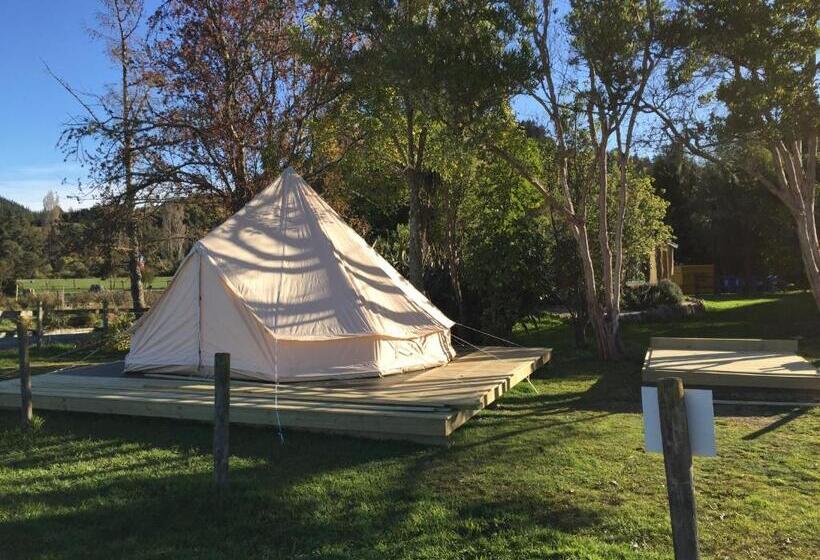 چادر با خدمات رفاهی استاندارد, The Barn Cabins & Camp