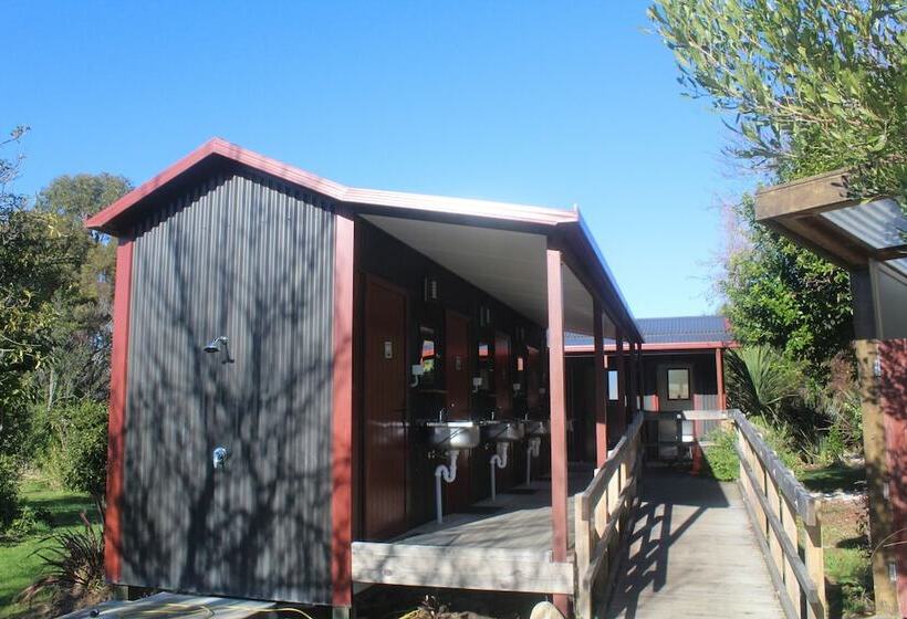 اتاق اساندارد با چشم‌انداز جانبی به دریا, The Barn Cabins & Camp