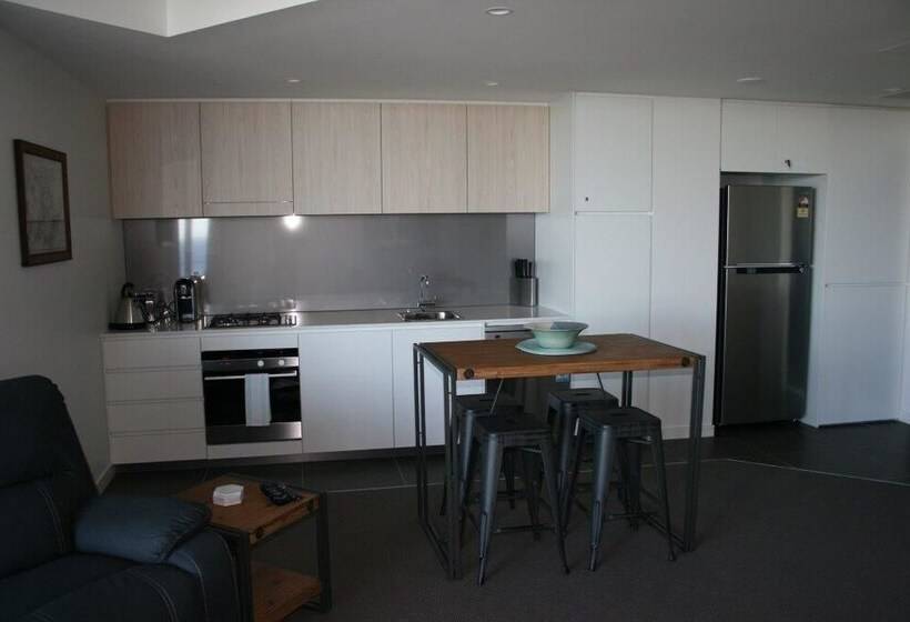 آپارتمان مدیریتی 2 خوابه, Apartment On King Street