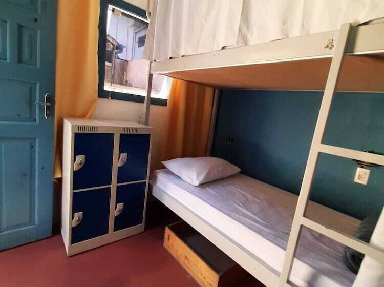 تختخواب در اتاق مشترک, Brasileranza Hostel