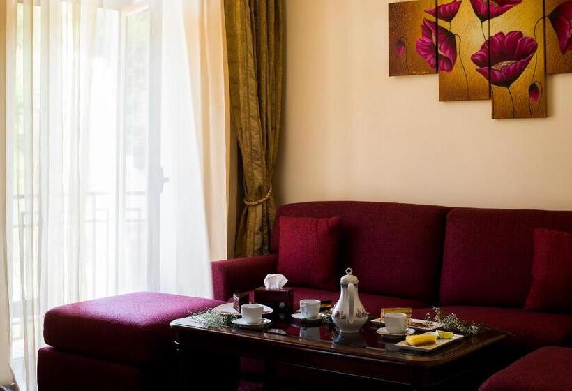 اتاق لوکس سه تخته, Elegant Hotel & Resort