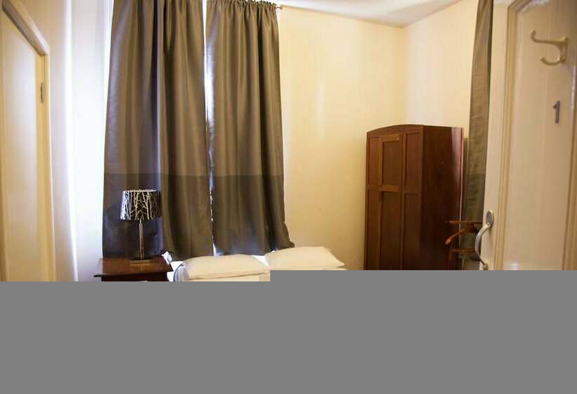 اتاق چهار تخته با دستشویی مشترک, Fremantle Hostel
