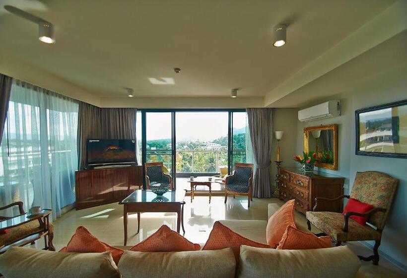 1 Bedroom Penthouse Apartment, 6th Avenue Surin Beach