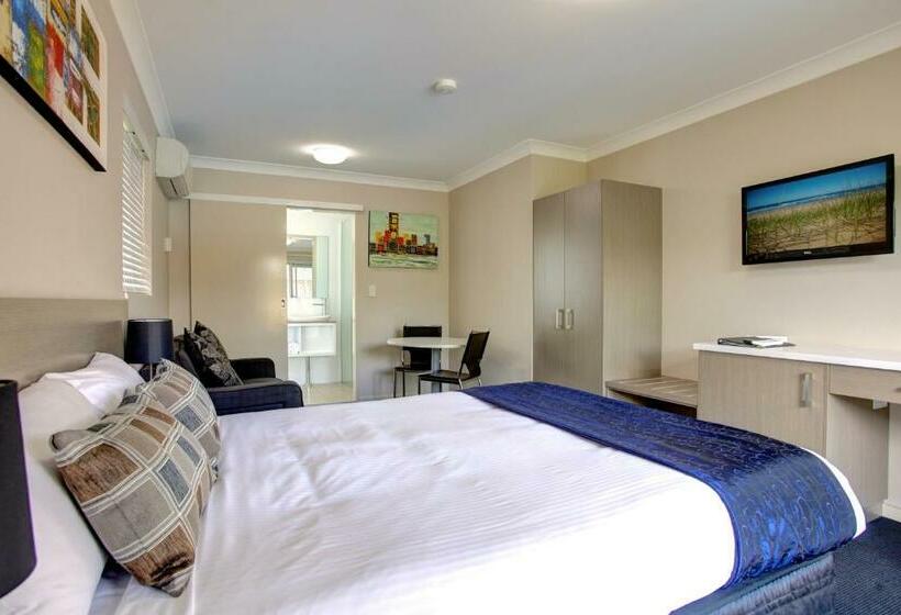 اتاق استاندارد با چشم‌انداز استخر, Beachpark Apartments Coffs Harbour