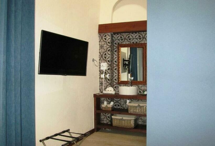 اتاق لوکس با تخت بزرگ, Boutique Casa Altamira