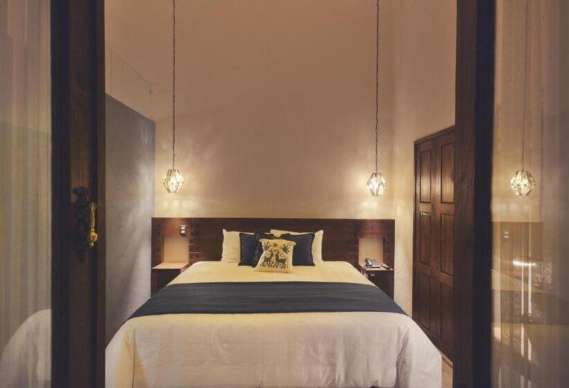 اتاق لوکس با تخت بزرگ, Boutique Casa Altamira