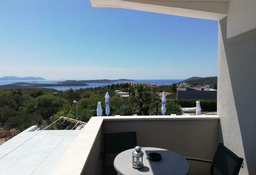Triple Room Sea View, Dela