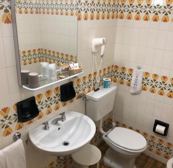 Economy Triple Room, Edelweiss