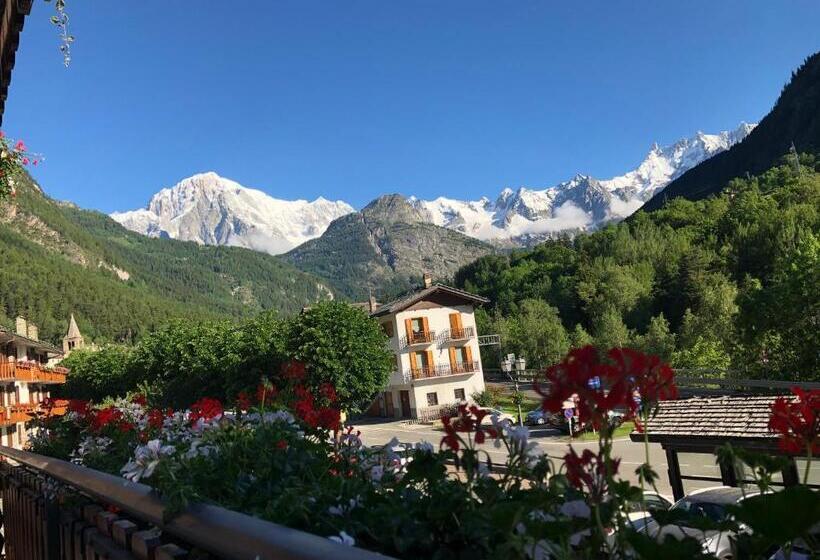 اتاق استاندارد با بالکن, Edelweiss
