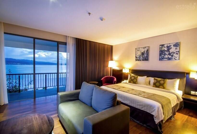 سوییت جونیور با چشم‌انداز دریا, Estrella Hotel & Conference