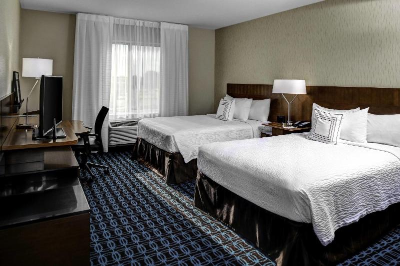 اتاق استاندارد با تخت دو نفره بزرگ, Fairfield Inn & Suites Lansing At Eastwood