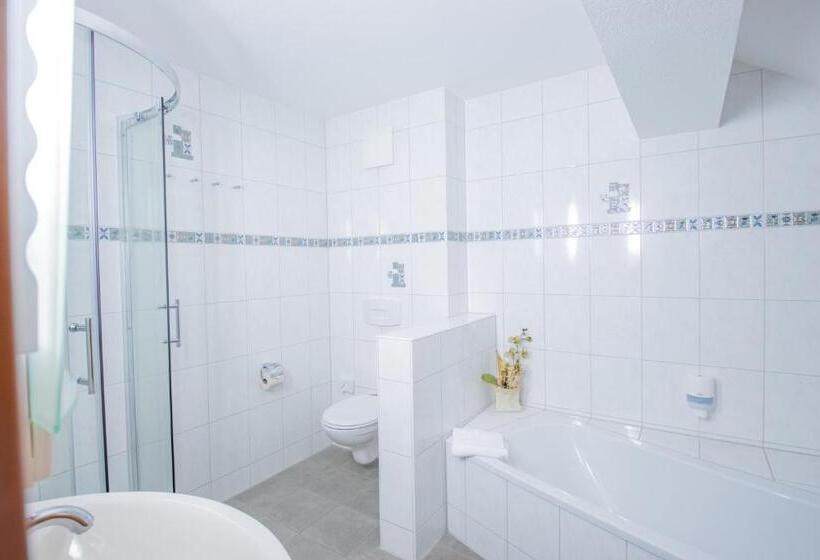 سوییت جونیور با بالکن, Ferien Hotel Spree Neisse