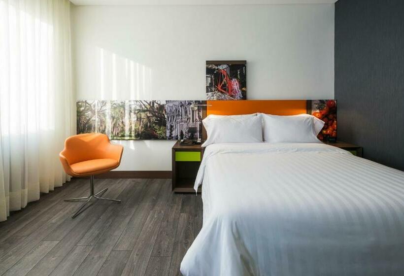 Standard Room Adapted for people with reduced mobility, Hampton By Hilton Bucaramanga