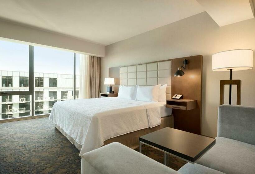 اتاق استاندارد با تخت بزرگ برای معلولان, Hampton Inn Chicago West Loop Fulton Market Area