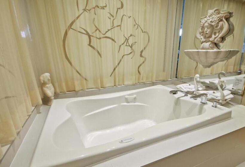 سوئیت با تخت بزرگ, Quebec Inn