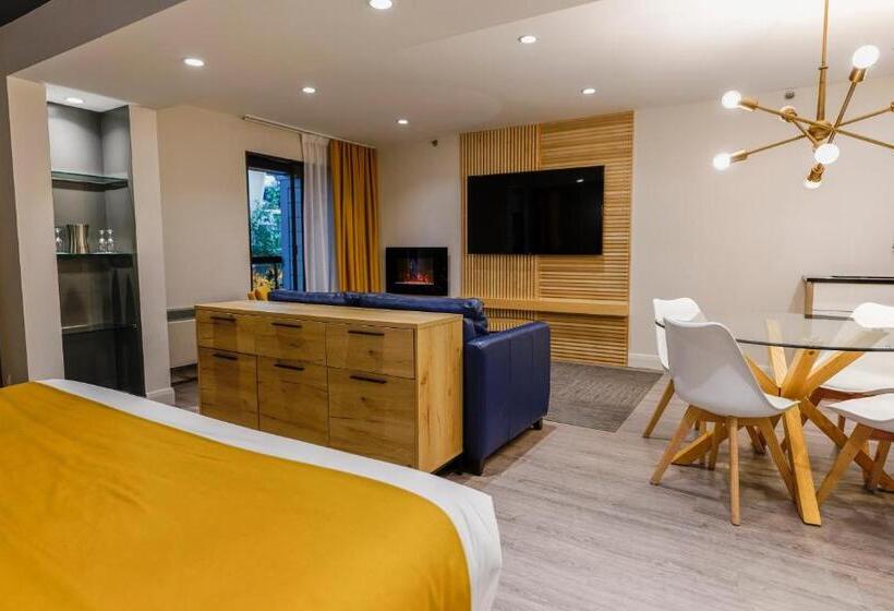 سوئیت تم دار, Quebec Inn