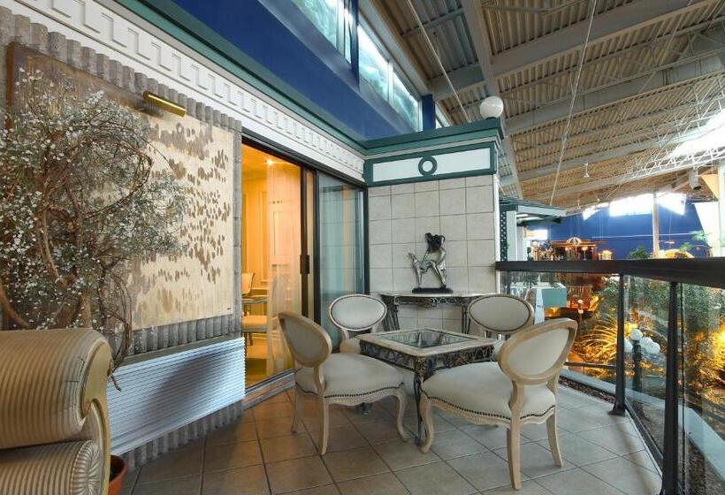 سوئیت با تخت بزرگ, Quebec Inn