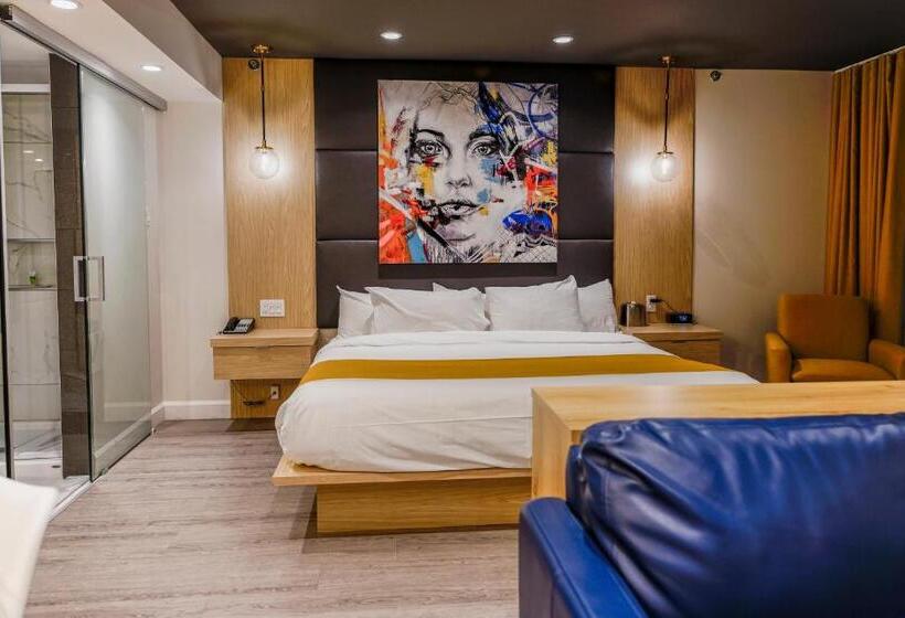 سوئیت تم دار, Quebec Inn