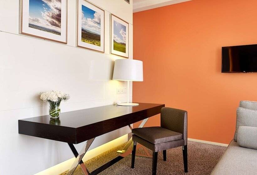 Suite with Terrace, Radisson Blu Hotel & Convention Centre Kigali