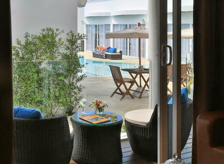 اتاق لوکس, The Privilege  Ezra Beach Club