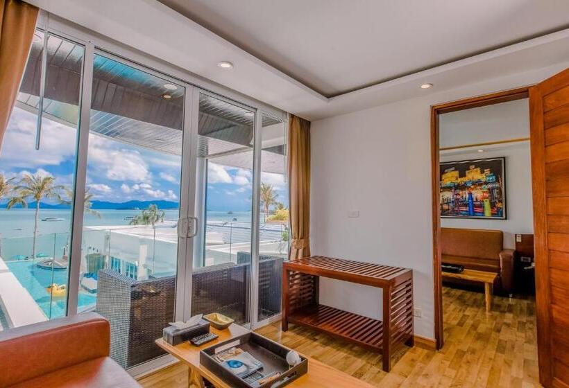اتاق لوکس با چشم‌انداز دریا, The Privilege Hotel Ezra Beach Club