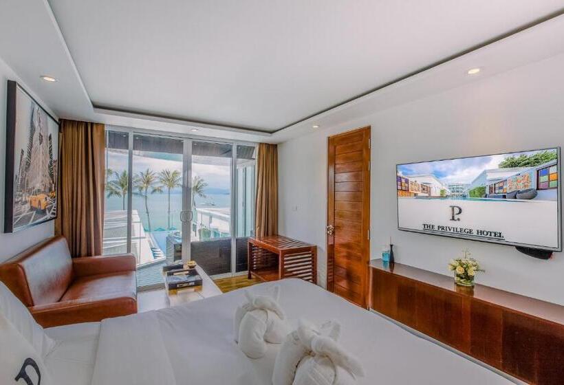 اتاق لوکس با چشم‌انداز دریا, The Privilege Hotel Ezra Beach Club