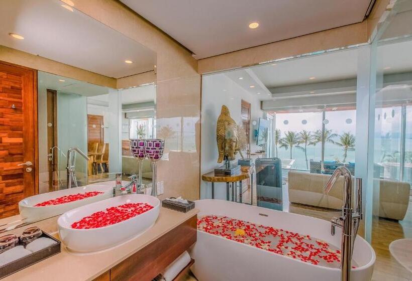 سوئیت پنت هاوس, The Privilege Hotel Ezra Beach Club
