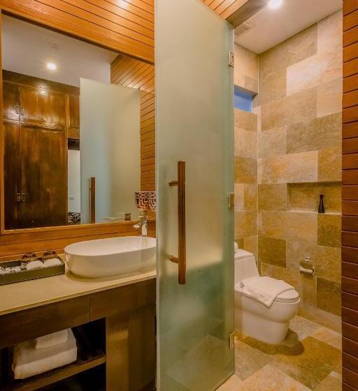 اتاق لوکس, The Privilege Hotel Ezra Beach Club
