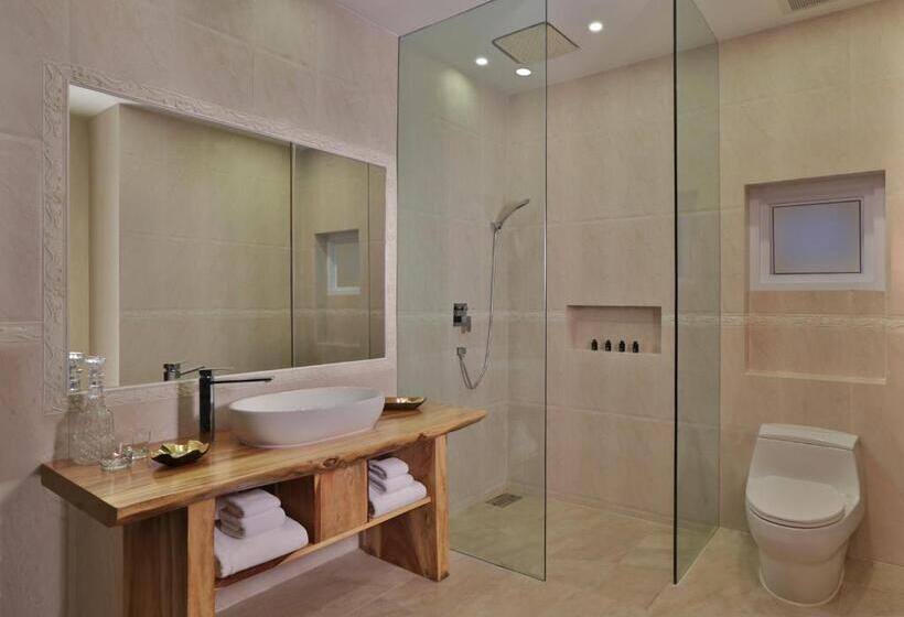 ویلای یک اتاق خوابه با استخر شنا, The Privilege Hotel Ezra Beach Club
