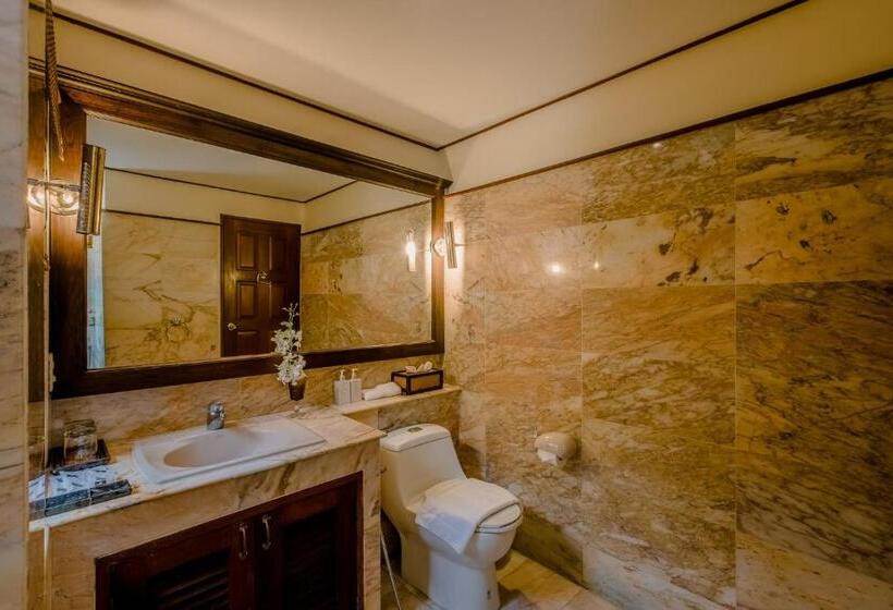 ویلای 1 خوابه, The Privilege Hotel Ezra Beach Club