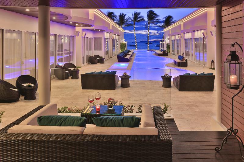 اتاق لوکس, The Privilege Hotel Ezra Beach Club