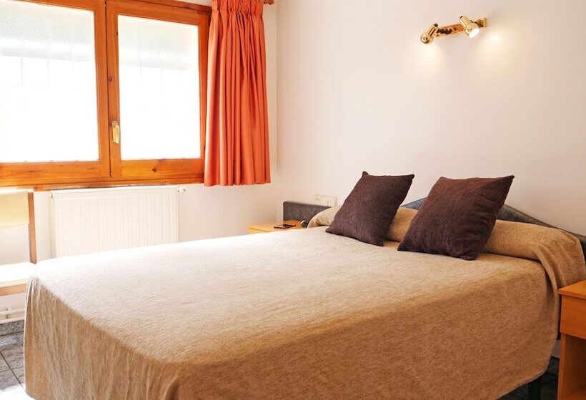 Standard Single Room, La Trobada Hotel Sport