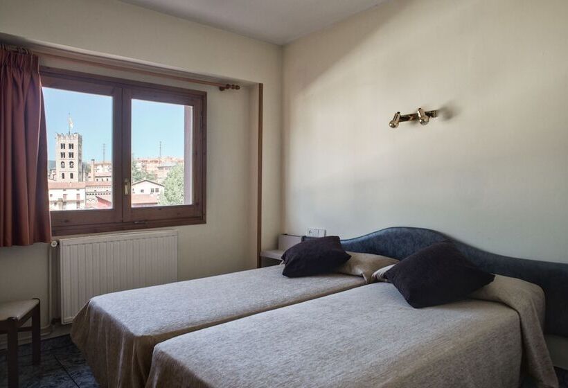 Connecting 1 Bedroom Apartment, La Trobada Hotel Sport