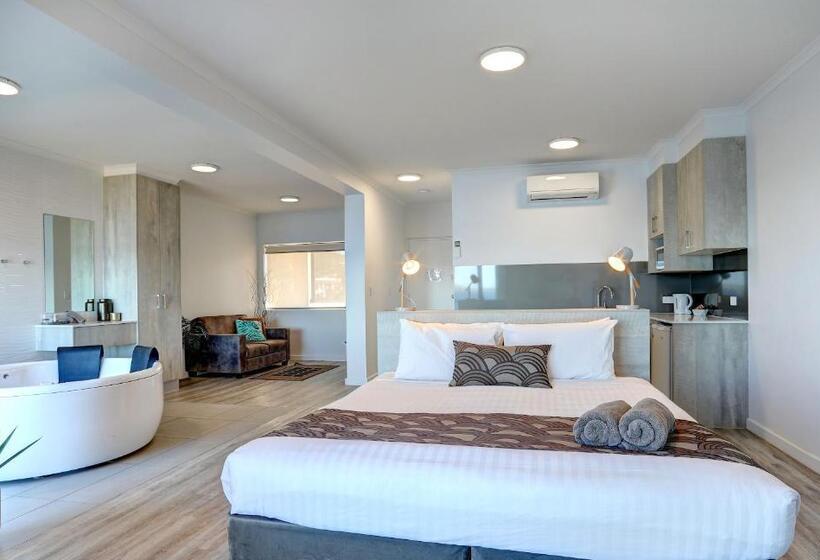 استودیوی استاندارد, Limani Motel