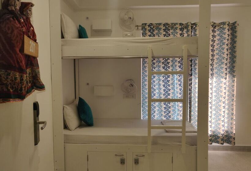 تختخواب در اتاق مشترک, Moustache Hostel Jaipur