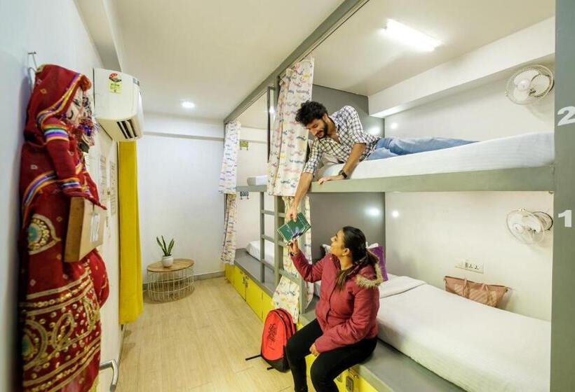 تختخواب در اتاق سوپریور مشترک, Moustache Hostel Jaipur