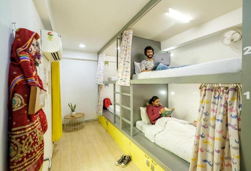تختخواب در اتاق سوپریور مشترک, Moustache Hostel Jaipur
