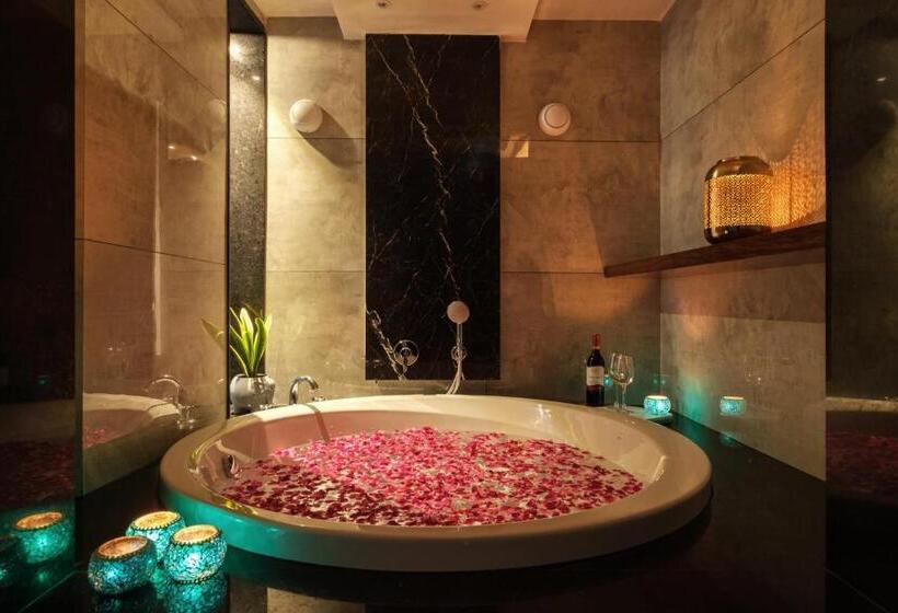 اتاق سوپریور با تخت بزرگ, Moustache Hostel Jaipur