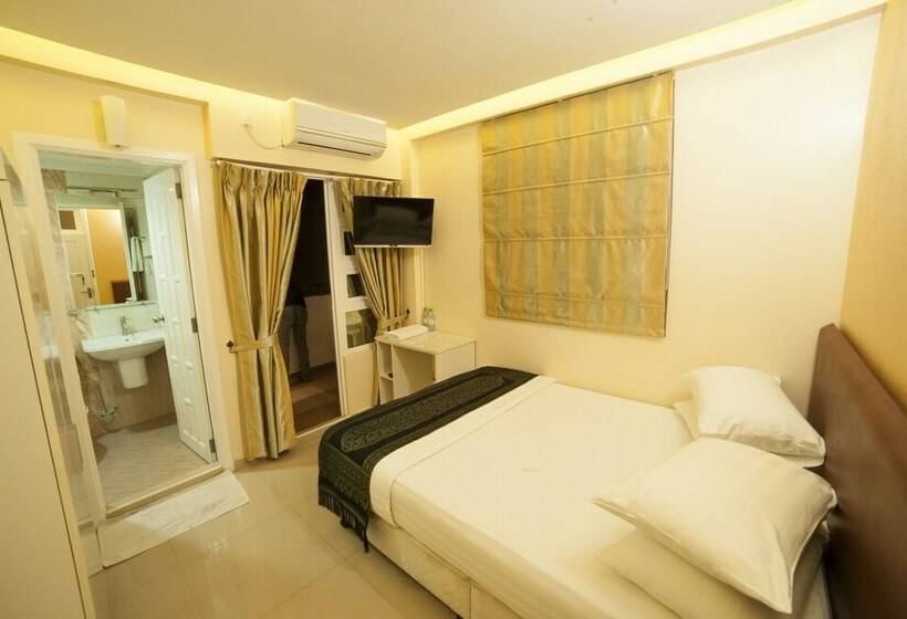 اتاق لوکس با چشم‌انداز شهر, City Grand Guest House