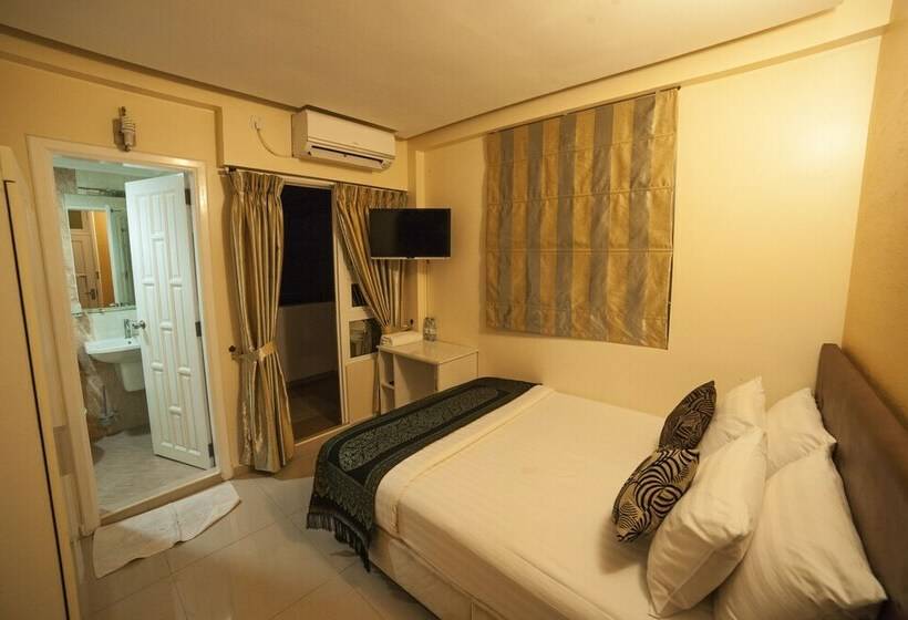 اتاق لوکس با چشم‌انداز شهر, City Grand Guest House